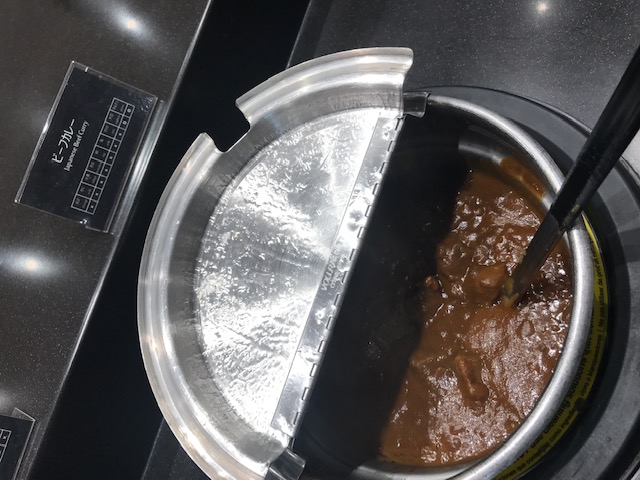 Delicious curry in the Japan Airlines Sakura Lounge