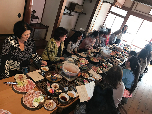 Pork Shabu Shabu with sake broth in Niigata City.